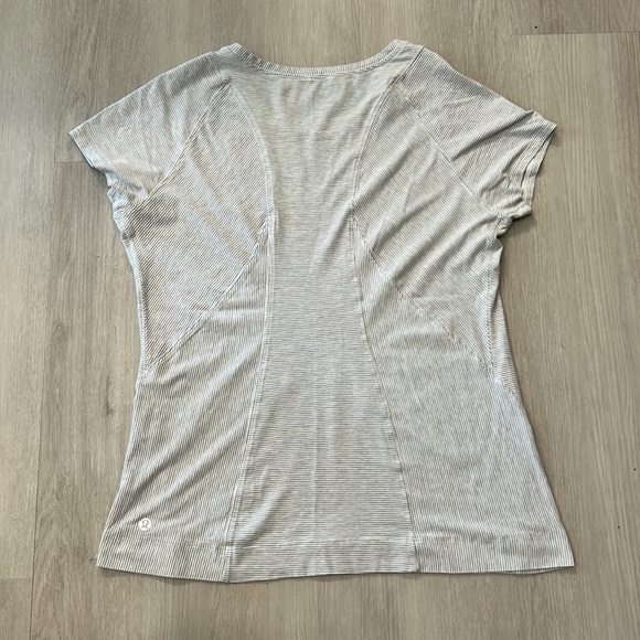 Lululemon Let Be Short Sleeve Tee - Picture 5 of 5